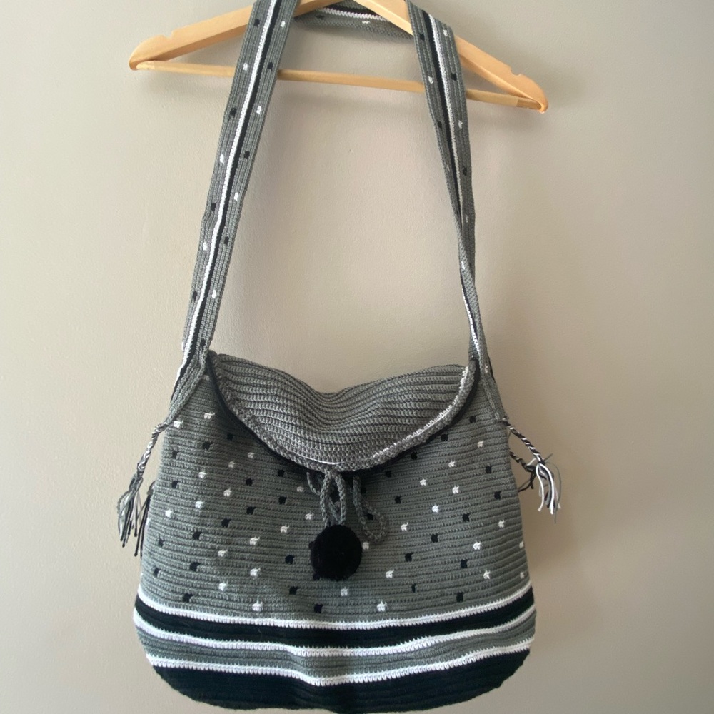 Handmade Colombian Mochila - Picture 2 of 4